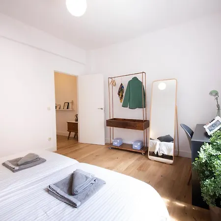Casa Playa Zurriola-Aviso-Obras En La Fachada Del Patio Hasta Mayo O Junio-No Ha Habido Quejas Por El Ruido-Precio Bajo- House Playa Zurriola-Warning-Works On The Facade Of The Patio Until May Or June-There Have Been No Noise Complaints- Low Price San Sebastian Exterior photo